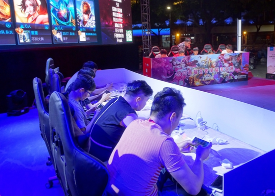 官方： 100 Thieves 替补Boostio并签下Kess